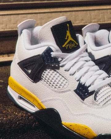 Air Jordan 4 Tour Yellow 2026 Detailbild