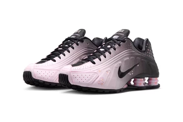 Nike Shox R4 Sakura Paar seitlich