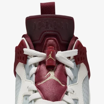 Jordan Spizike Low Chinese New Year 2024 Detail Zunge