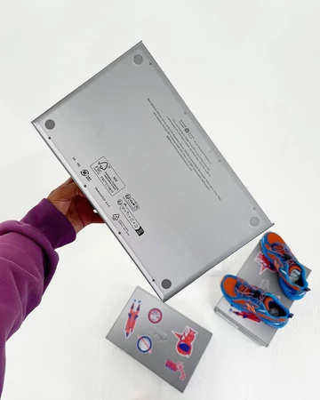 Aminé x New Balance 740v2 Benson Tech Verpackung von unten