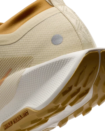 Nike Pegasus Trail 5 Gore-Tex Desert Ochre Ferse Details