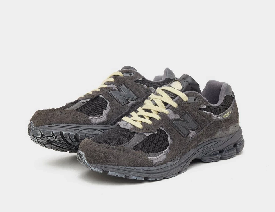 Size? x New Balance 2002R Refined Future Brown M2002RD5 | Dead Stock