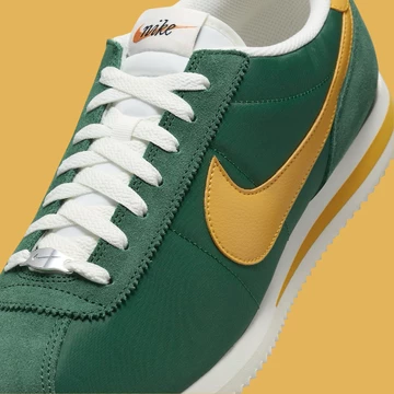 Nike Cortez Oregon Detail Swoosh