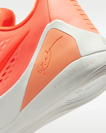 Nike Kobe 9 Elite Low EM Protro WNBA Ferse Details