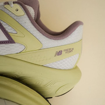 New Balance FF800 Pastel Yellow Mood 2