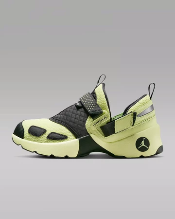 Jordan Trunner LX Luminous Außenseite