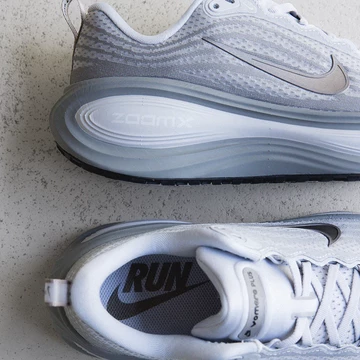 Nike Vomero Plus Wolf Grey Mood 2