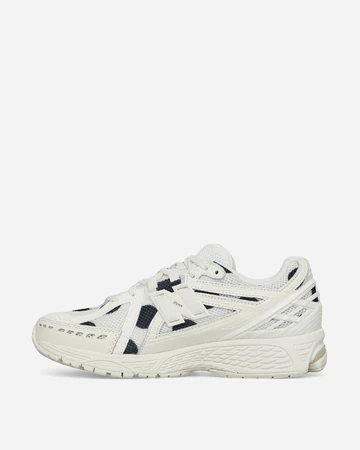 Der New Balance 1906R Polka Dot White von innen