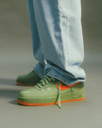 Air Force 1 Low Shiny Oil Green