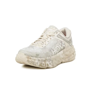 BEAMS x HOKA Bondi 7 Pack schräg