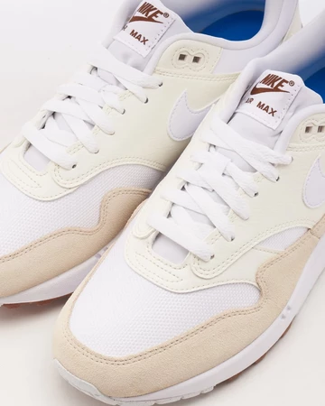 Air Max 1 SC Sail auf weissem Hintergrund Detailbild von oben