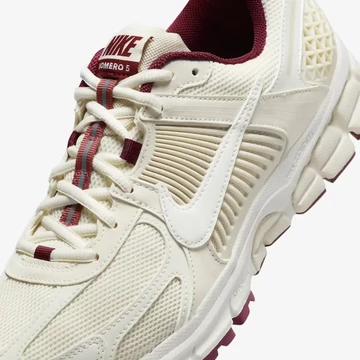 Nike Vomero 5 Valentines Day Detail Mittelfußbereich