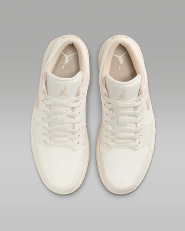 Jordan 1 Low Sail Tan Paar von oben