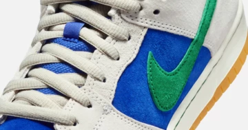 Nike SB Dunk Low Hyper Royal Detail Swoosh