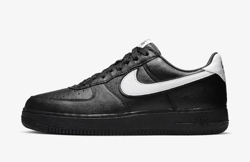 Nike Air Force 1 Low Retro QS Friday von außen