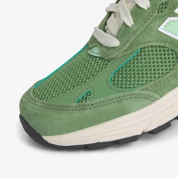 New Balance 993 Chive
