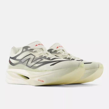 New Balance SuperComp Elite v6 Pack schräg