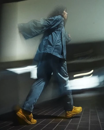 Der C.P Company ASICS GEL-Quantum 360 VIII Yellow am Fuß