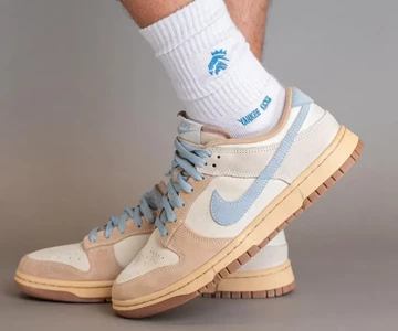 Dunk Low Blue Sandrift On Feet Motion von der Seite