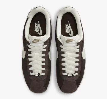 Der Nike Cortez Baroque Brown von oben