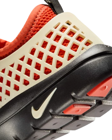 Nike Rejuven8 OG SE Black Muslin Ferse Details