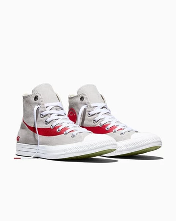 Coca Cola x Converse Chuck 70 Pack schräg