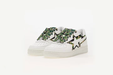 Der Bape Sta ABC Cutout M2 Camo von schräg außen