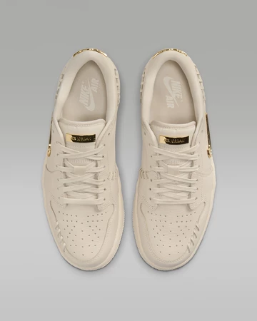 Der Jordan 1 Low Method of Make Pack in Legend Light Brown von oben