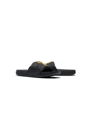 Nike Kobe Offcourt Black schräg