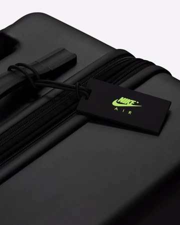 Nike Air Force 1 Hardshell 26" Suitcase Black 96L Detailbild