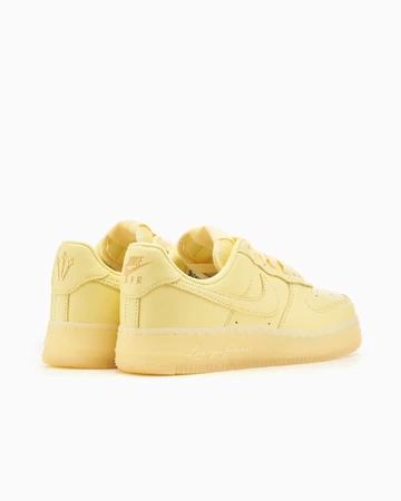NOCTA x Nike Air Force 1 Low Citron Tint Paar von hinten