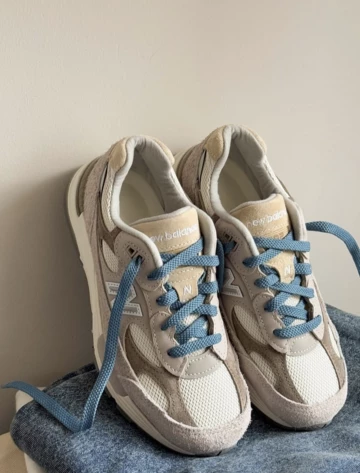 Teddy Santis x New Balance 992 Light Mushroom schräg