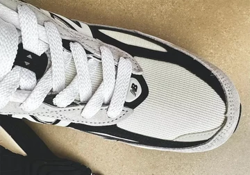 New Balance 990v6 Grey Black von Oben