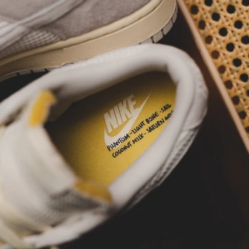 Dunk Low Phantom Light Bone Lookbook Detail Ferse von Oben