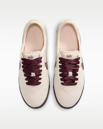 Nike Astrograbber SE Light Cream & Burgundy Crush Paar