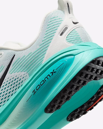 Nike Vomero 18 Dusty Cactus Ferse Details