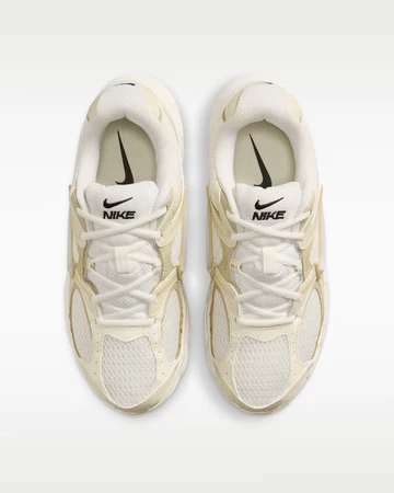 Nike V5 RNR Coconut Milk von oben