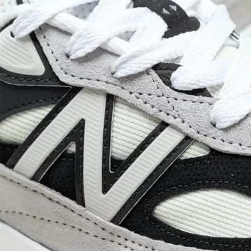 New Balance 990v6 Grey Black Detail Logo außenseite