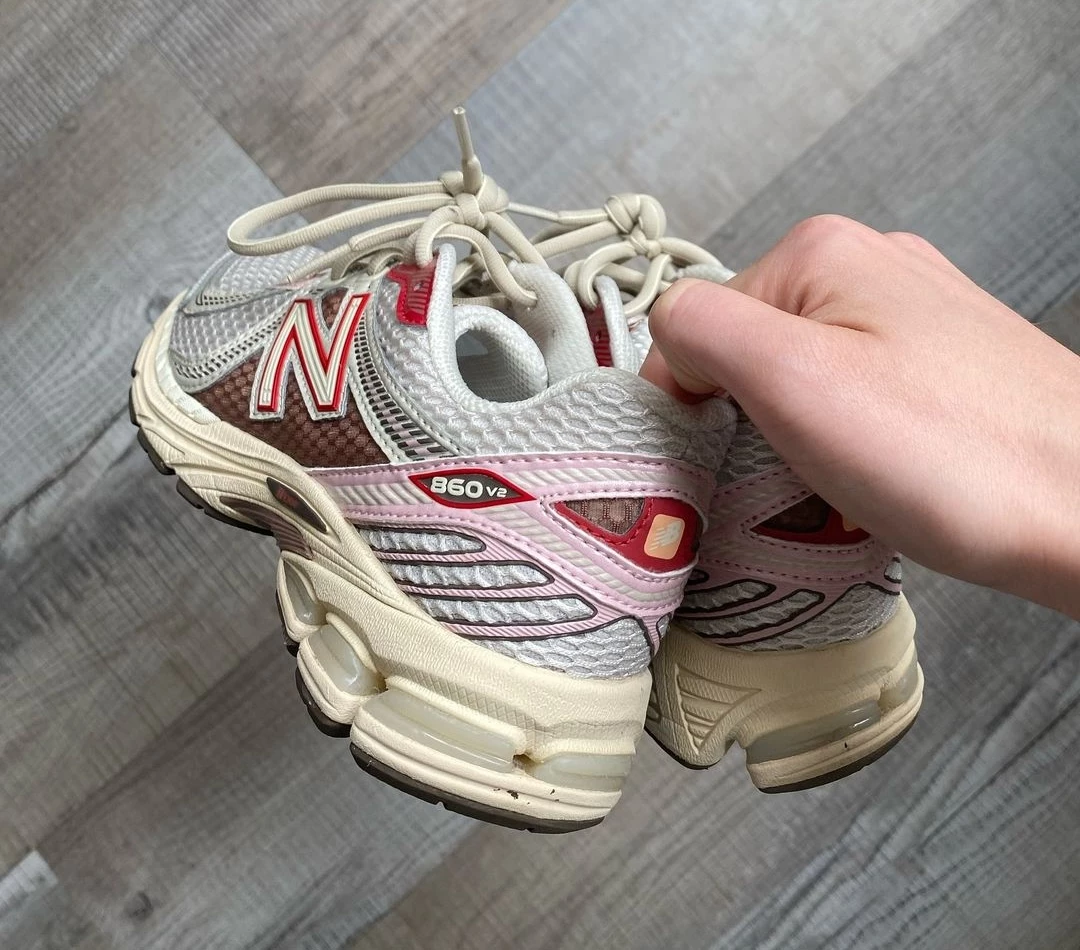 size? x New Balance 860v2 Bacon ML860ST2 | Dead Stock