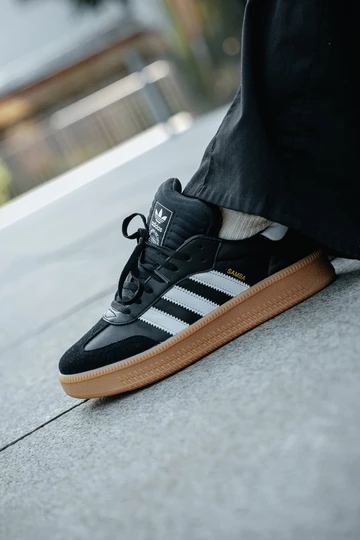 Der schwarze adidas Samba XLG - latest Pick Up