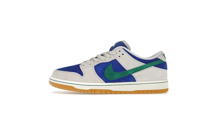 Nike SB Dunk Low Hyper Royal Titelbild auf weißem Hintergrund