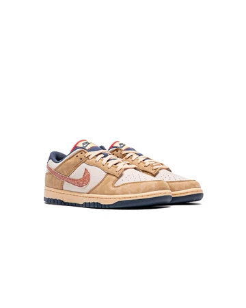 Dunk Low Wheat Sanddrift schräg seitlich
