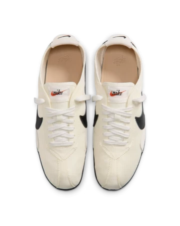 Nike Moon Shoe Soft Pearl & Black Paar