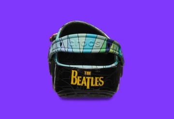 The Beatles x Crocs Classic Clog Pack von hinten