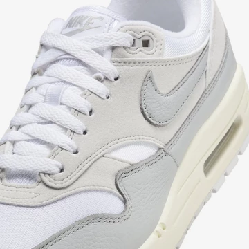 Die Schnürsenkel des Air Max 1 Light Smoke Grey