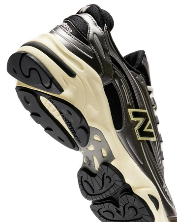 Details des New Balance 1000 Metallic Silver