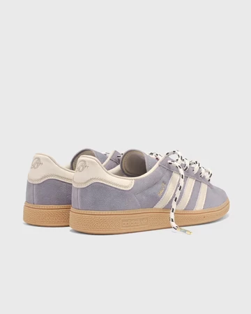 BSTN x adidas München Oktoberfest Grey schräg
