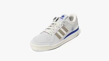 Kasina adidas Forum 84 Low Consortium Cup seitlich von Vorne