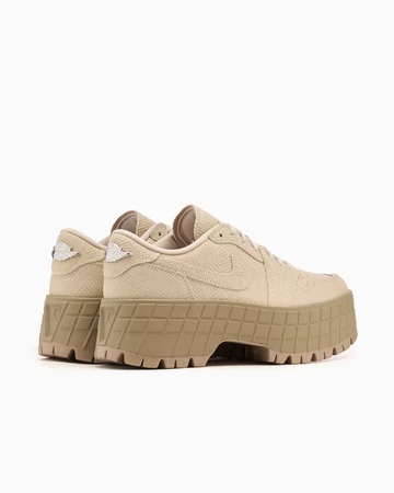 Jordan 1 Brooklyn Low Rattan Paar von der Seite