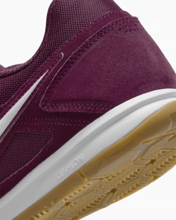 Nike Gato Burgundy Detailbild
